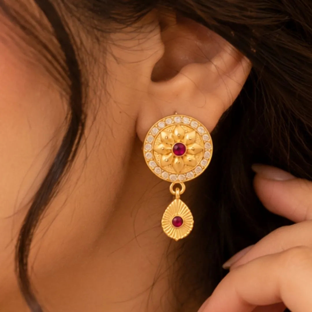 Gold Round Pendant Chain & Earrings Set