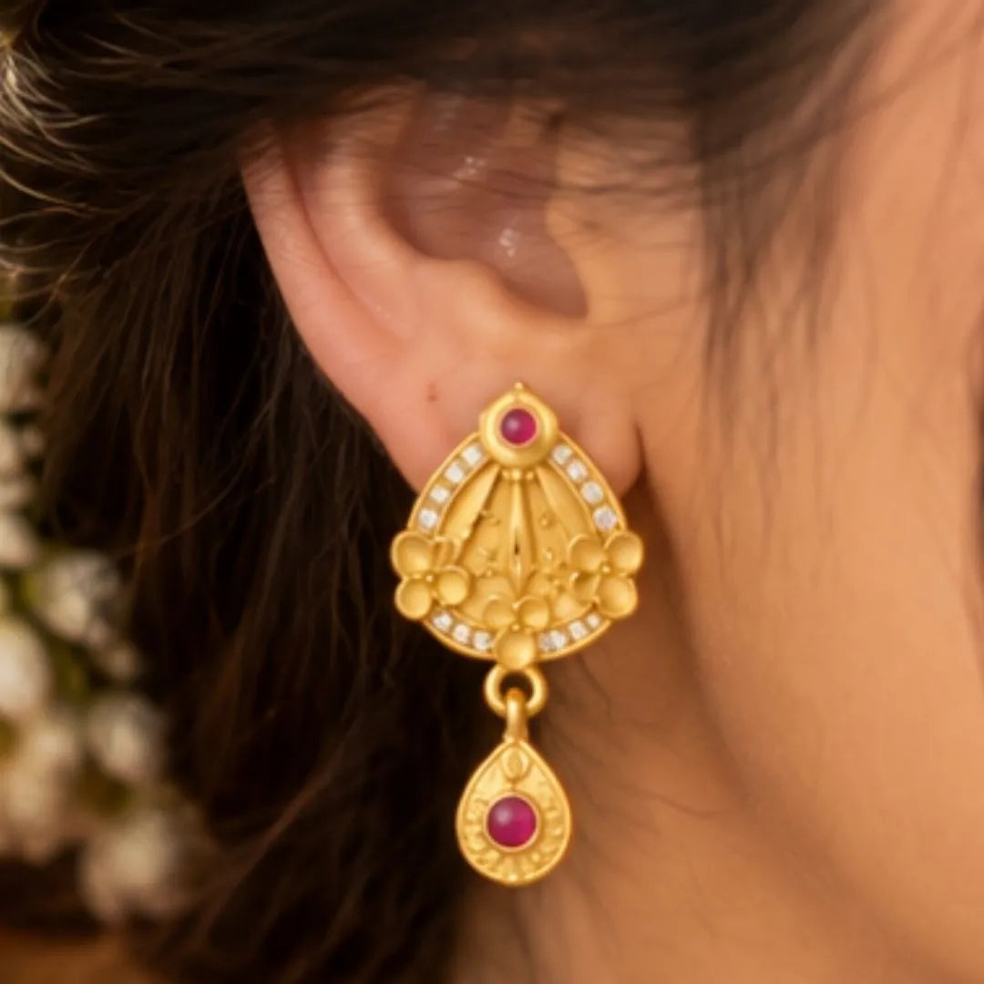 Gold Floral Teardrop Pendant Chain & Earrings Set