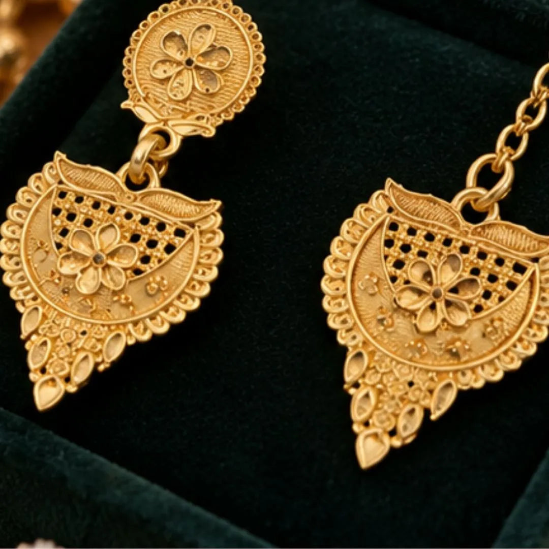 Traditional Gold-Tone Necklace Set with Tikka