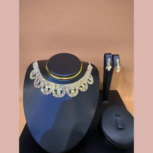 Stone necklace with drop earrings