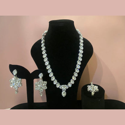 Heavy chain necklace with Star shaped earrings & maang tikka
