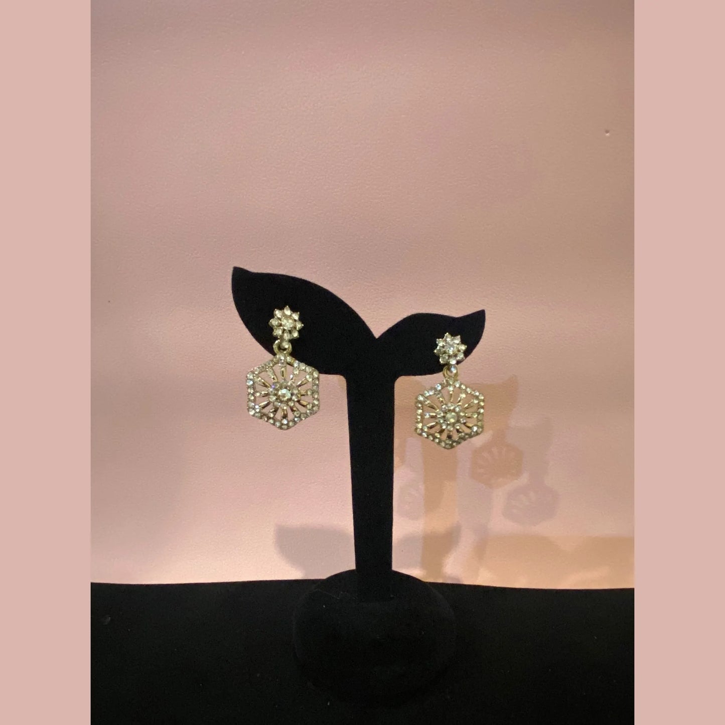 Muted Gold Tone Necklace Set with Earrings & Maang Tikka