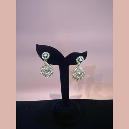 Gold Tone Necklace Set with Earrings & Maang Tikka