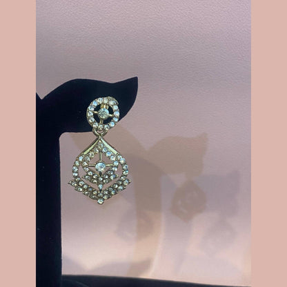 Gold Tone Necklace Set with Earrings & Maang Tikka