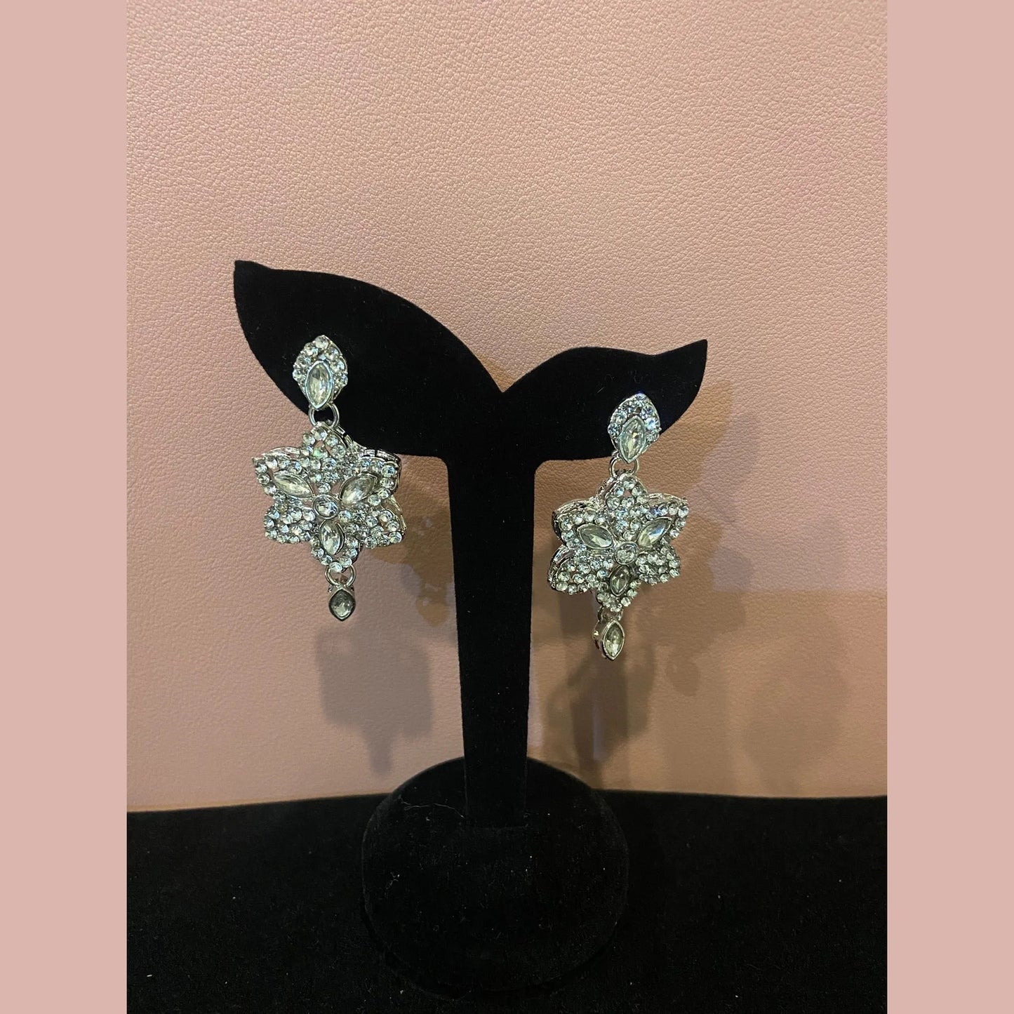 Heavy chain necklace with Star shaped earrings & maang tikka