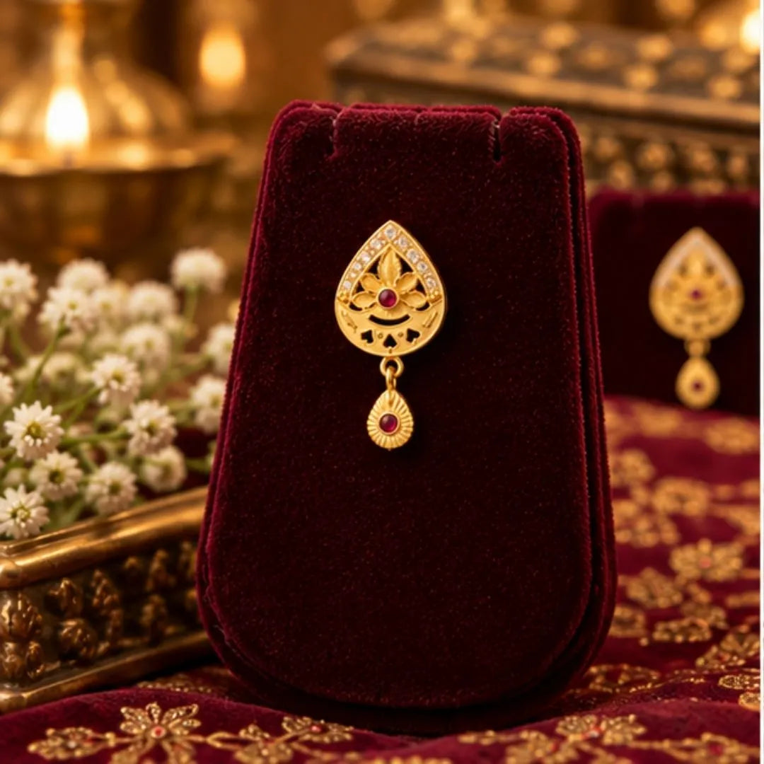 Gold Teardrop Pendant Chain & Earrings Set