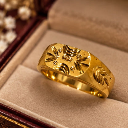 Men’s Gold-Tone Geometric Engraved Band Ring