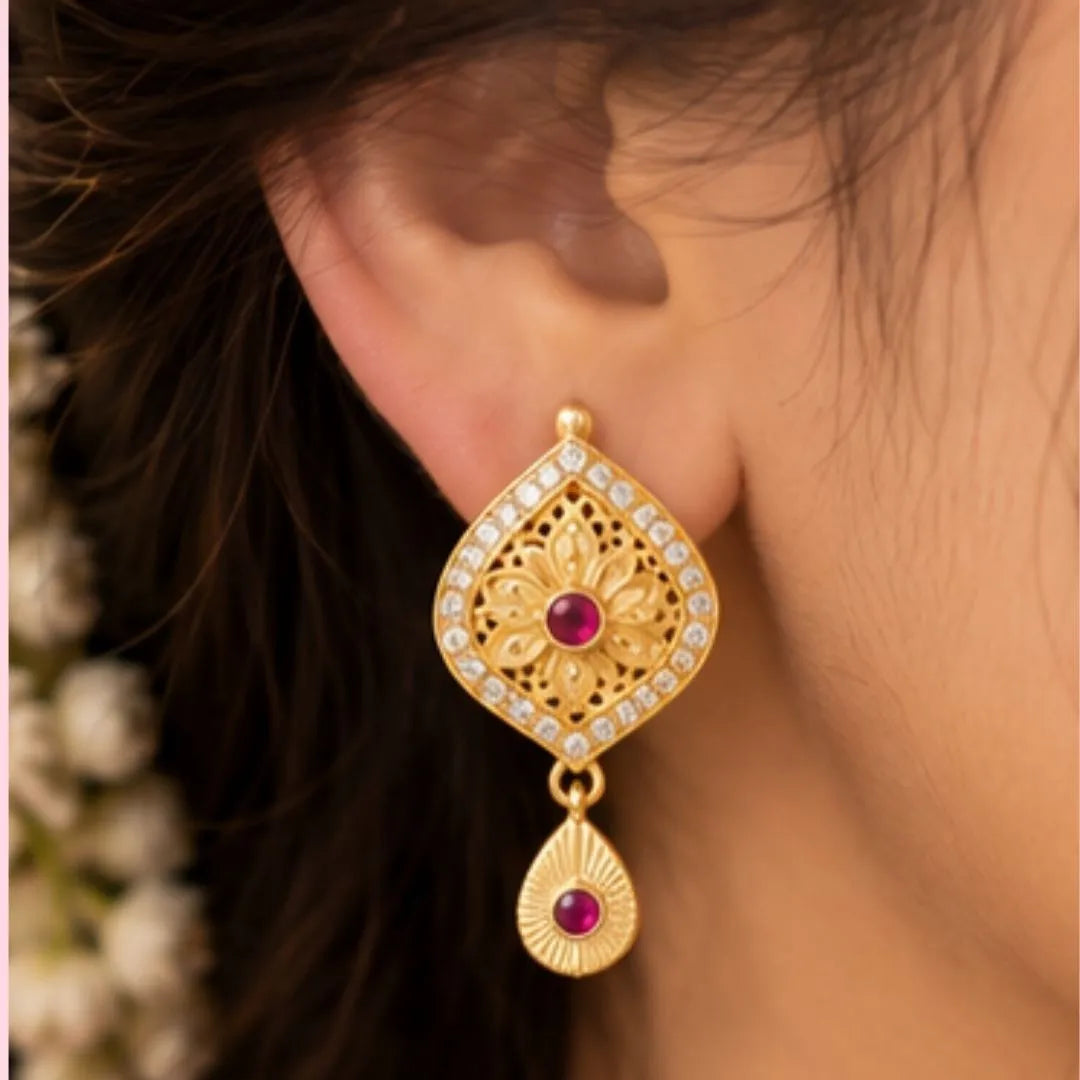 Gold Teardrop Floral Pendant Chain & Earrings Set