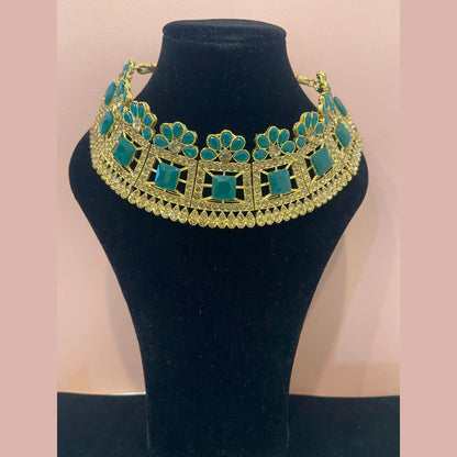 Green Emerald Stone Choker Necklace Set with Earrings & Maang Tikka