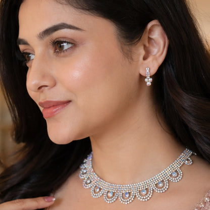 Stone necklace with drop earrings