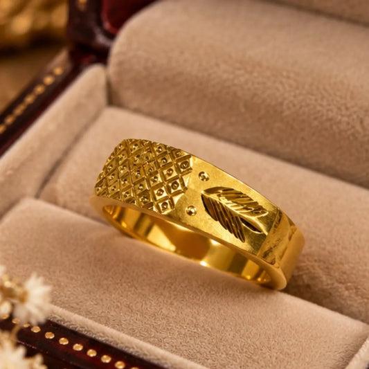 Men’s Gold-Tone Diamond Pattern & Leaf Engraved Band Ring