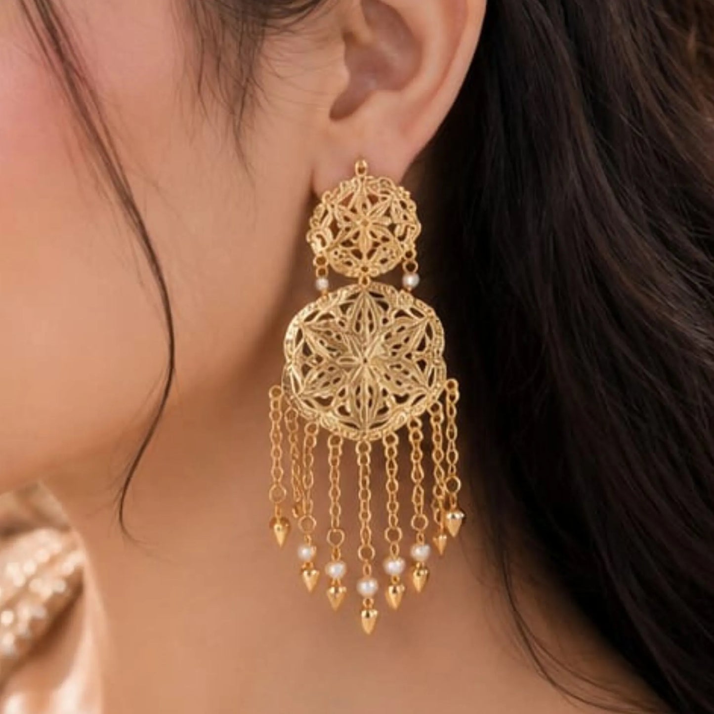 Traditional Gold-Tone Tassel Choker Set