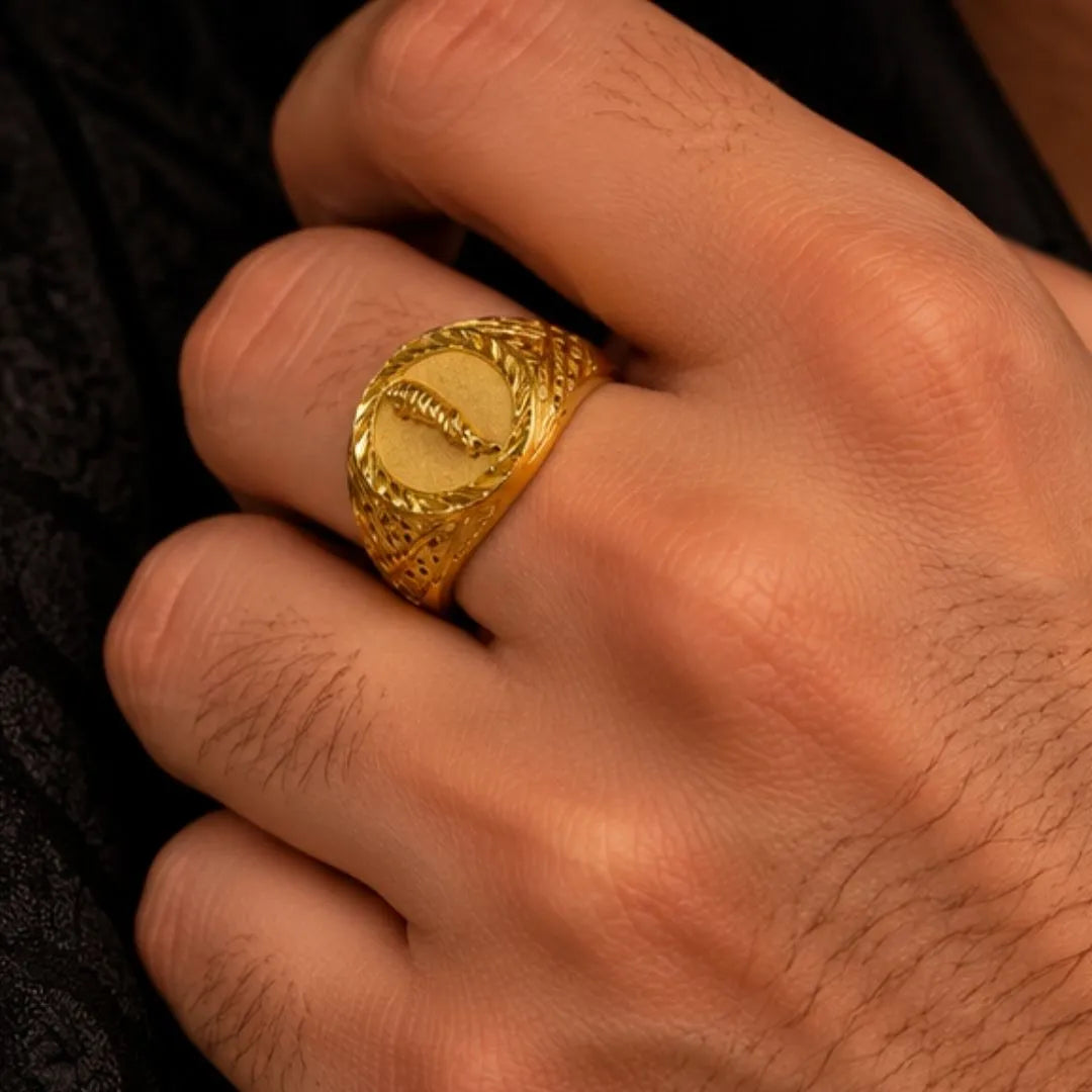 Men’s Gold-Tone Oval Statement Ring with Textured Detailing