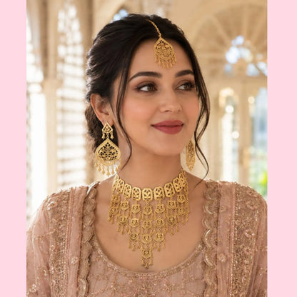 Traditional Gold-Tone Choker Set with Tikka