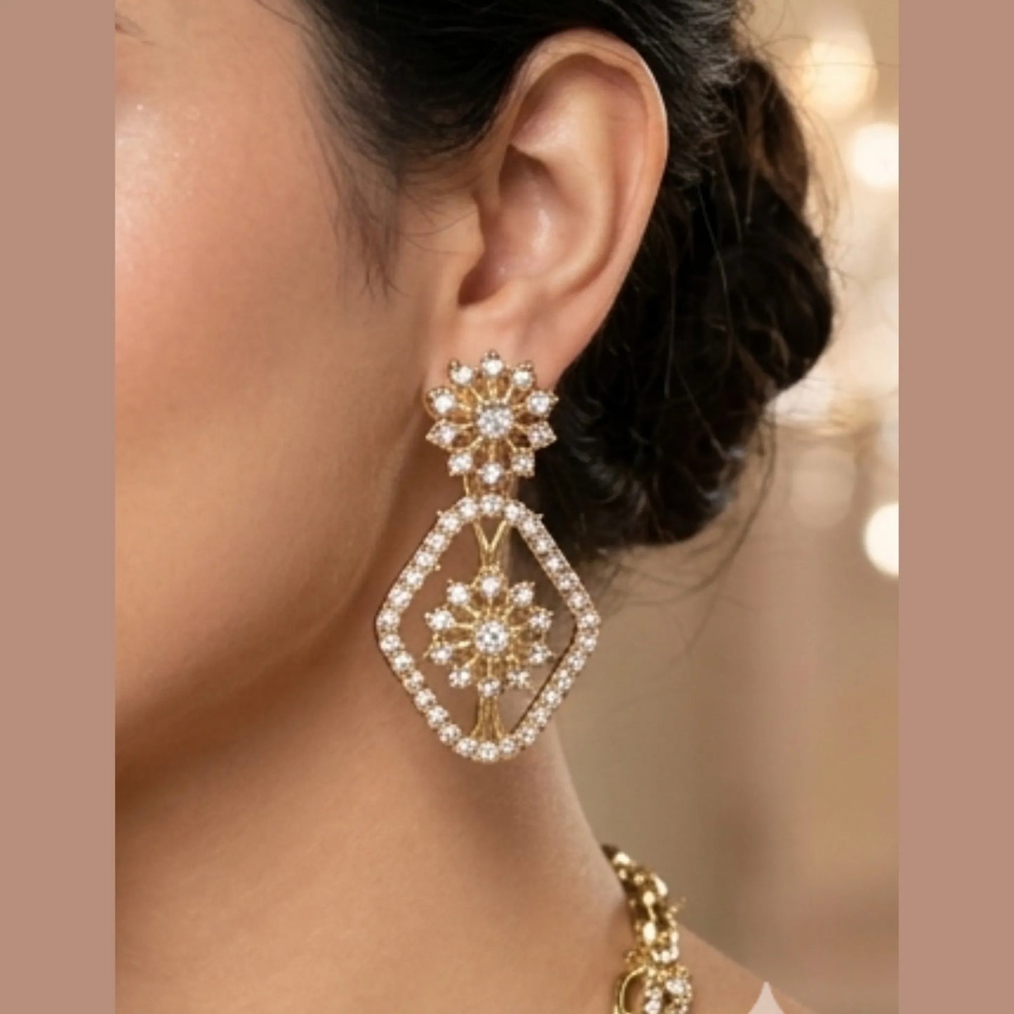 Vintage Gold Tone Necklace Set with Earrings & Maang Tikka