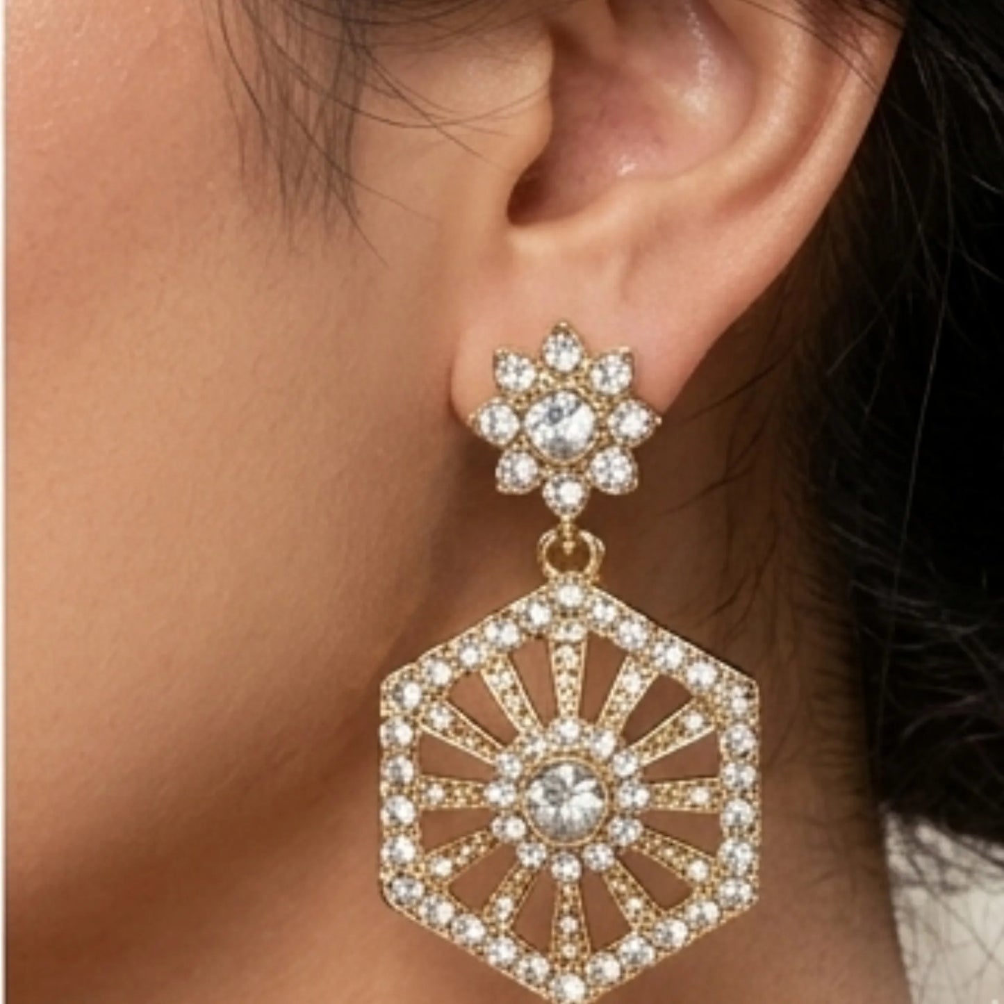 Muted Gold Tone Necklace Set with Earrings & Maang Tikka